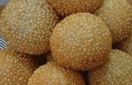 Sugar fried sesame balls
